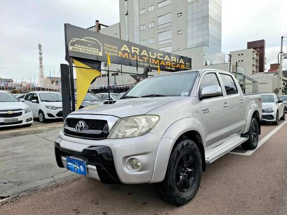 TOYOTA HILUX 2.5 4X4 CS CHASSI CABINE 16V TURBO DIESEL 2P MANUAL TOYOTA HILUX 2.5 4X4 CS CHASSI CABINE 16V TURBO DIESEL 2P MANUAL